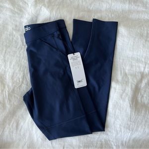 ALO NWT navy high waist utility legging